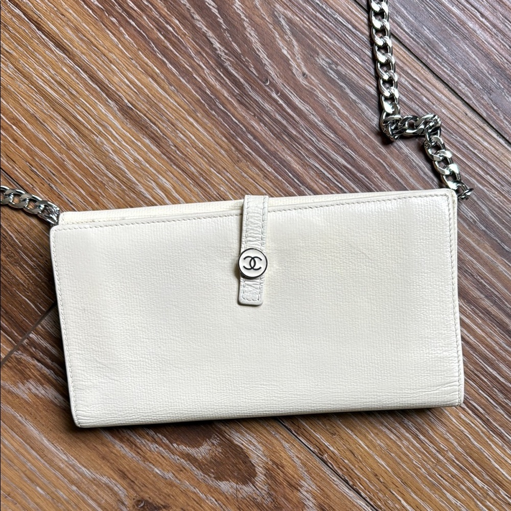 Chanel White Leather Chain wallet ivory